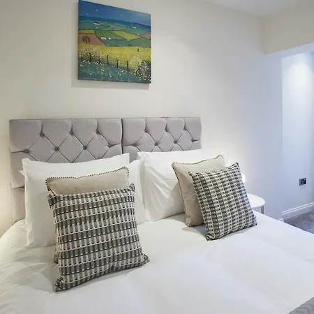 Host & - The Old Sweet Shop Apartment