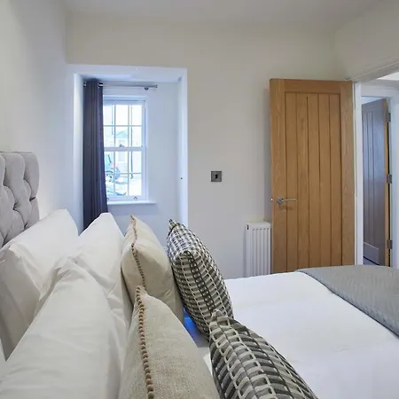 Host & - The Old Sweet Shop Apartment Whitby