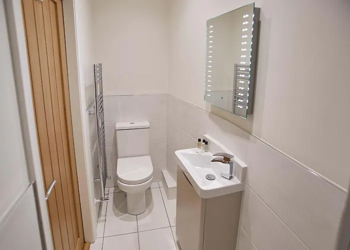 Host & - The Old Sweet Shop Whitby