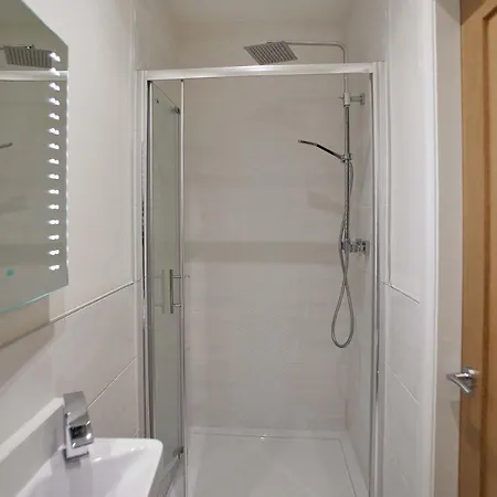 Host & - The Old Sweet Shop *